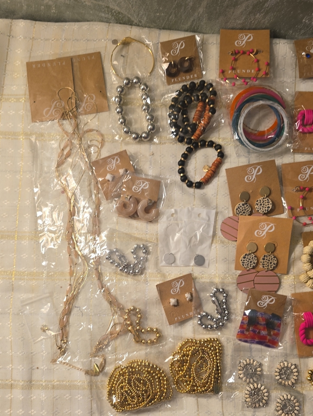 54 Plunder Assorted Bracelets, Earrings & Necklaces All NEW - Picture 3 of 12